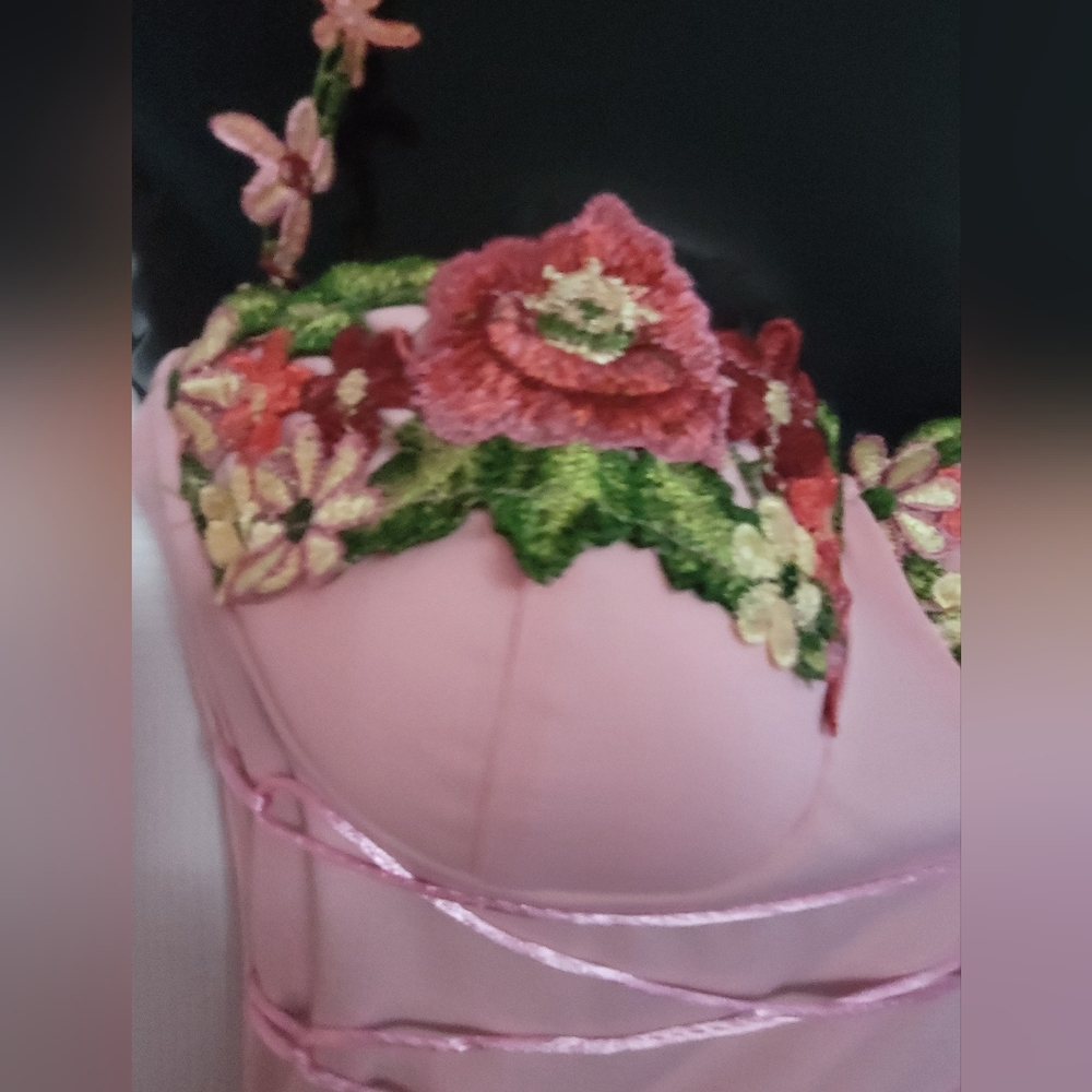Elegant Pink Floral-Trimmed Dress - Picture 3 of 6